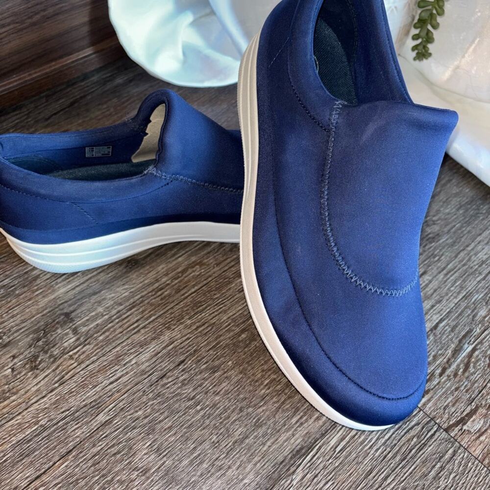 New FitFlop size 9 Freeflex Midnight Navy NEOPRENE SLIP-ON SHOES no box